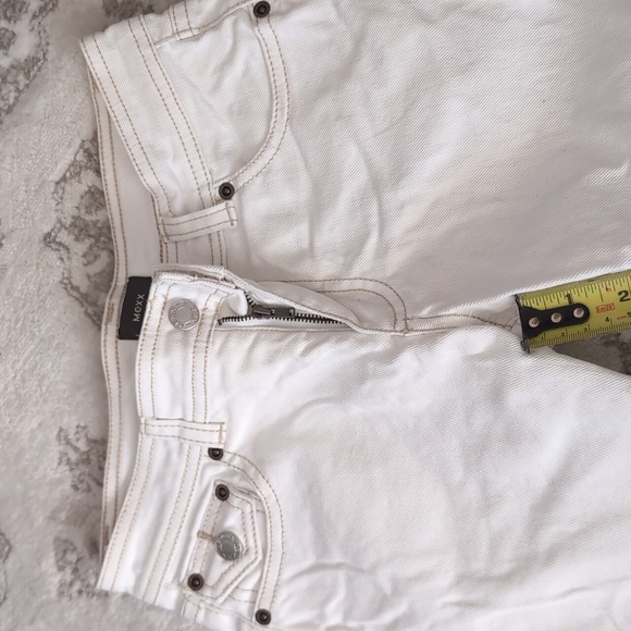 Sz 2(32) MEXX Capris white Jeans - Women’s - Picture 3 of 8